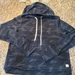 Vuori cropped hoodie